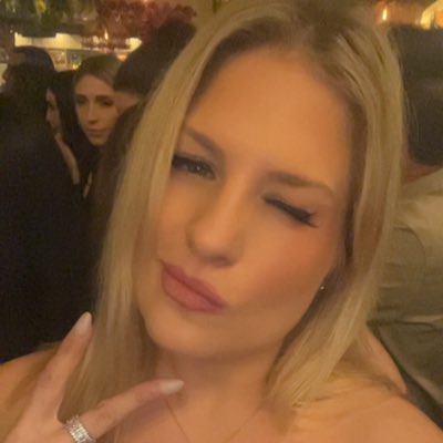 MaryMantalia's tweet photo. #NewProfilePic https://t.co/vhOqO7afeR