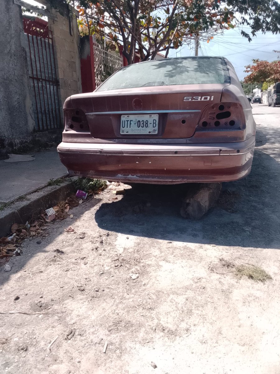 ⚠️ Vecinos de la Región 236 de Cancún reportan que en la Mza 20, sobre la calle 124 A esquina con calle 49, permanece una unidad abandonada con placas UTF-038-B.
📍 21°11'53.5"N 86°50'04.6"W