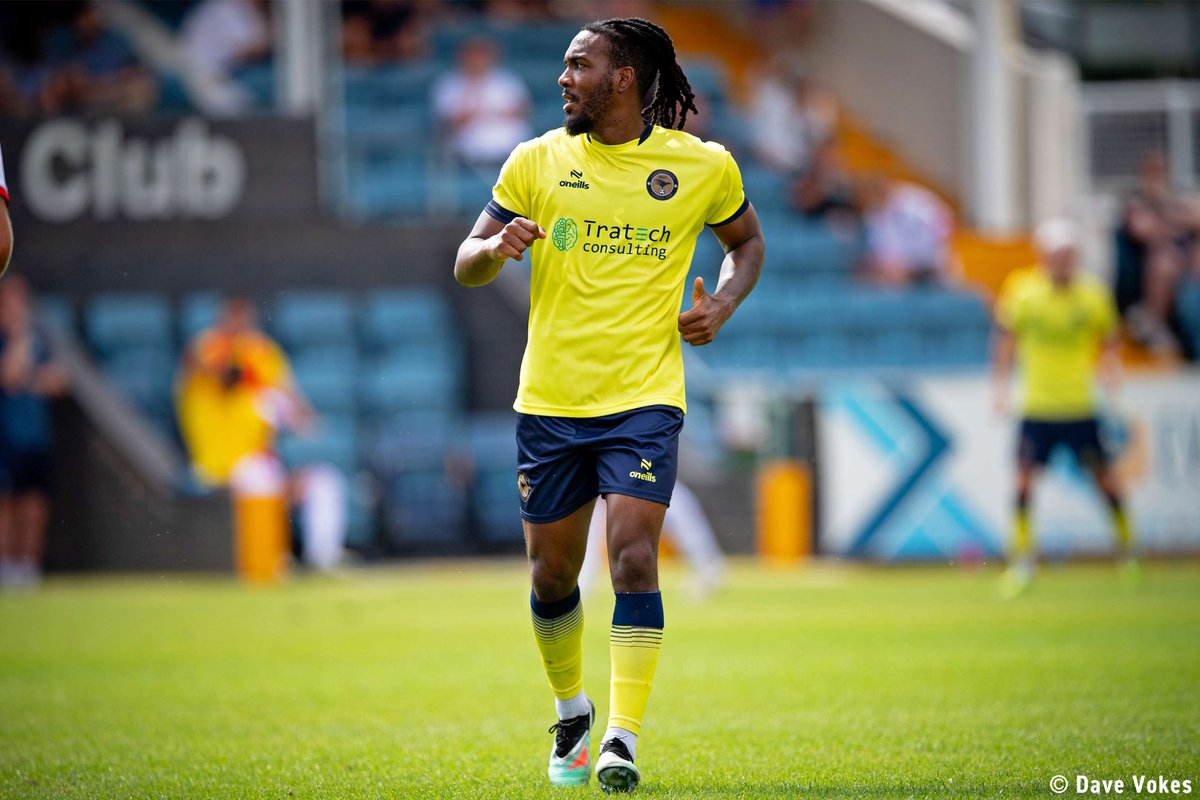 Farnborough FC tweet media