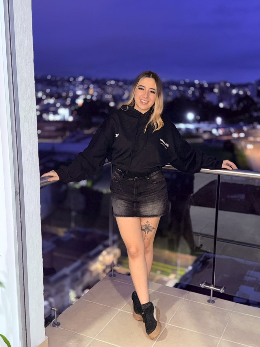 iamccch's tweet photo. Yo ser así de linda? https://t.co/HmP69j6Tsg
