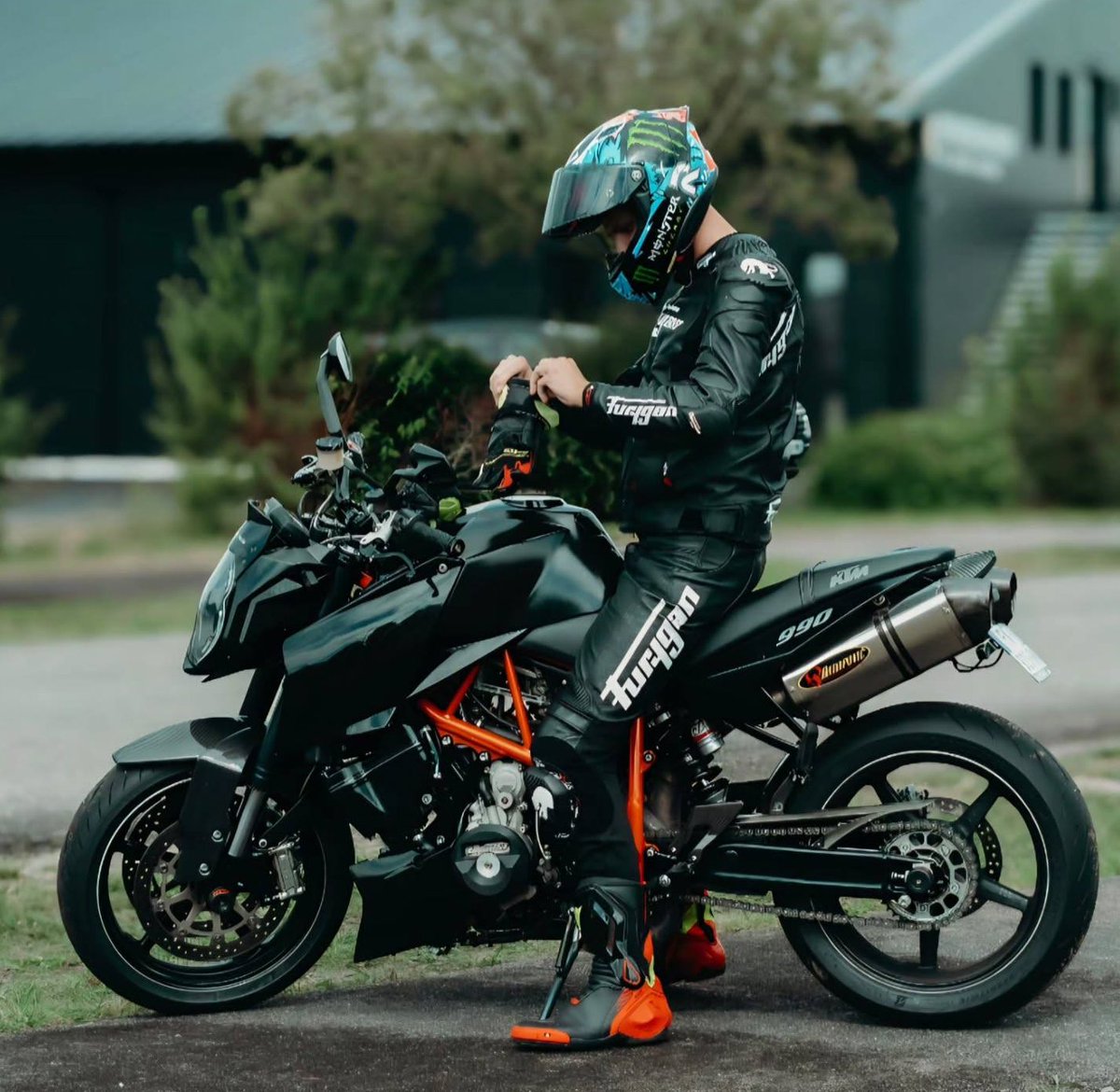 UnderYourControl 5k 🏍️ tweet media