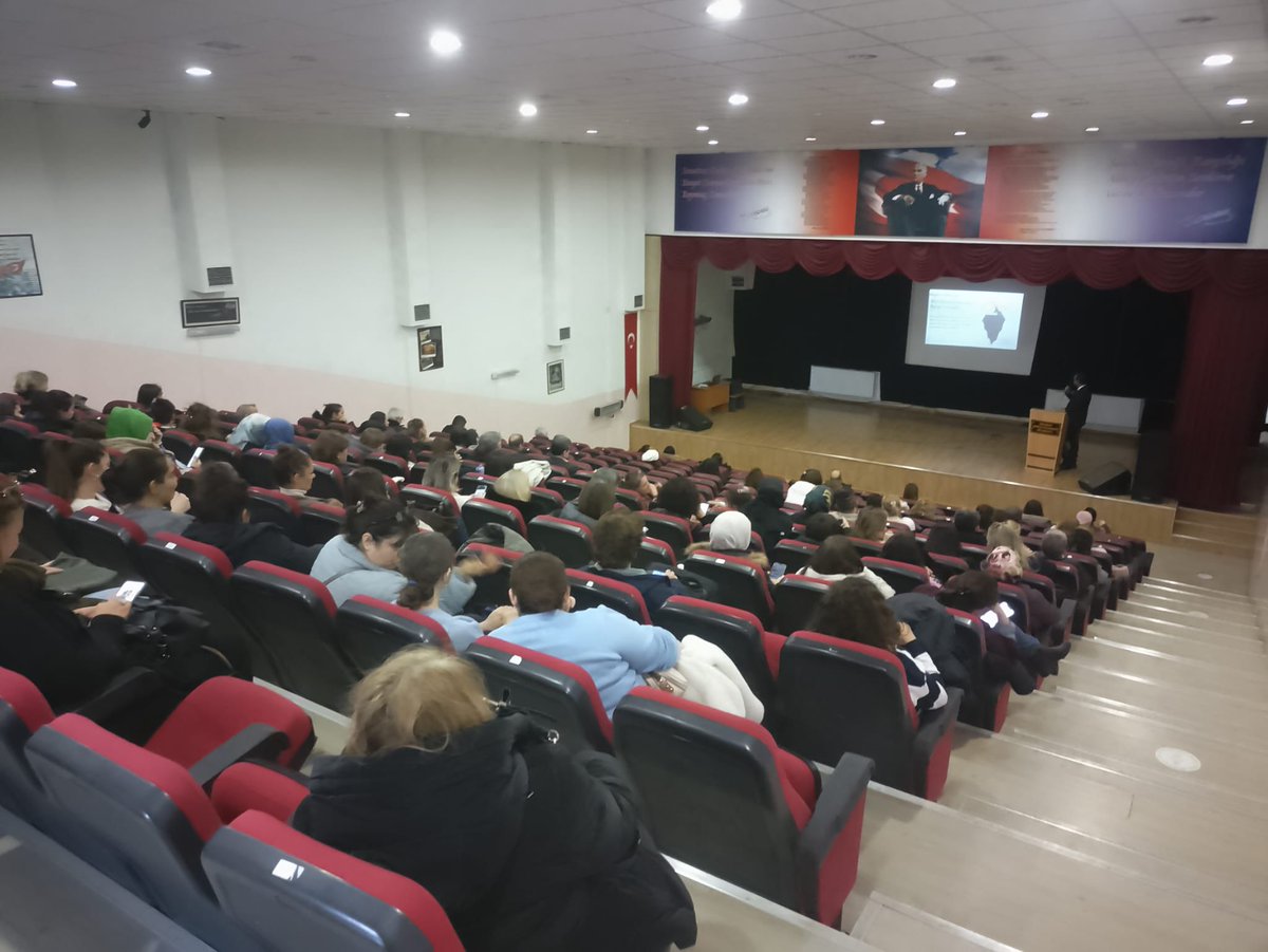MemAnkara's tweet photo. Başkentimizde 3 bin 347 öğretmenimiz TYMM Ölçme Değerlendirme Seminerleriyle buluştu. 📊📚

Müdürlüğümüz Ölçme Değerlendirme Merkezi eğitmenleri tarafından gerçekleştirilen seminerler yoğun katılımla devam ediyor.

Eğitim öğretim süreçlerinde ölçme ve değerlendirmenin niteliğini artırmayı amaçlayan program kapsamında 13 ayrı eğitim düzenlendi.

Öğretmenlerimizin mesleki gelişimine katkı sunan bu çalışmalarla, sınıflarımızda daha güçlü ve daha nitelikli bir ölçme değerlendirme anlayışı hedefliyoruz 🎯

@tcmeb @Yusuf__Tekin @AnkaraValiligi @Murat4Kucukali