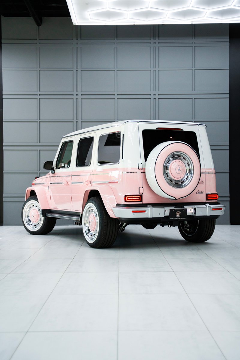 HighlineAutos's tweet image. 1 of ONLY 50 Worldwide!
When Exclusivity meets Elegance ✨ 

With Delivery Miles, this Beautiful Carlex Rose Vintage could be yours!

Nappa pink hue leather, bespoke stitching &amp;amp; refined finishes.

CLICK to View Listing: highline-autos.com/vehicles/2025-…

#carlex #gwagon #mercedesamg #amg