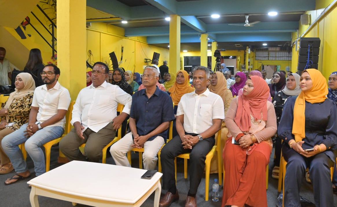 އެމްޑީޕީގެ މޭޔަރ ކެންޑިޑޭޓް މޭޔަރ އާދަމް އާޒިމްގެ ކެންޕެއިން ހަރުގެ ޖަލްސާ ކުރިއަށްދަނީ.

#HeyvallaThayyaru 
#GearUp
#LCE2026
#WDC2026
#VoteMDP