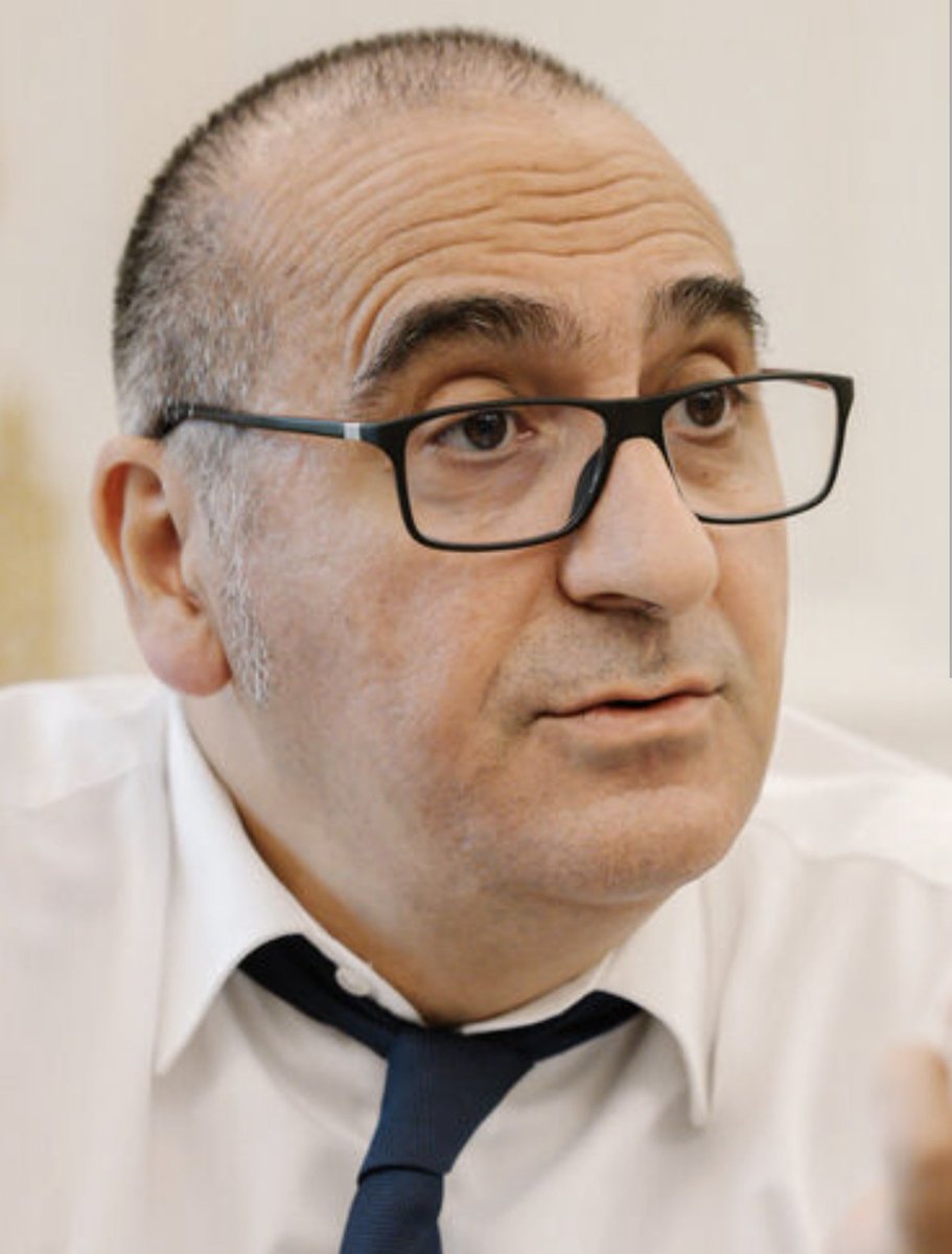 Escalet83's tweet photo. Question bête :
Pourquoi Laurent Nunez bénéficie d'une protection rapprochée, assurée par le Service de la protection (#SDLP) alors qu'il nous demande, sur un ton arrogant, d'arrêter de raconter n'importe quoi, que la France n'est pas un coupe-gorge ?
#LaurentNunez https://t.co/a60ZyYnYoa