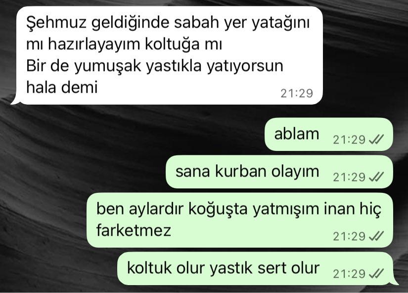 sehmuzblt's tweet photo. ablalar annedir https://t.co/AcPAudQzX6