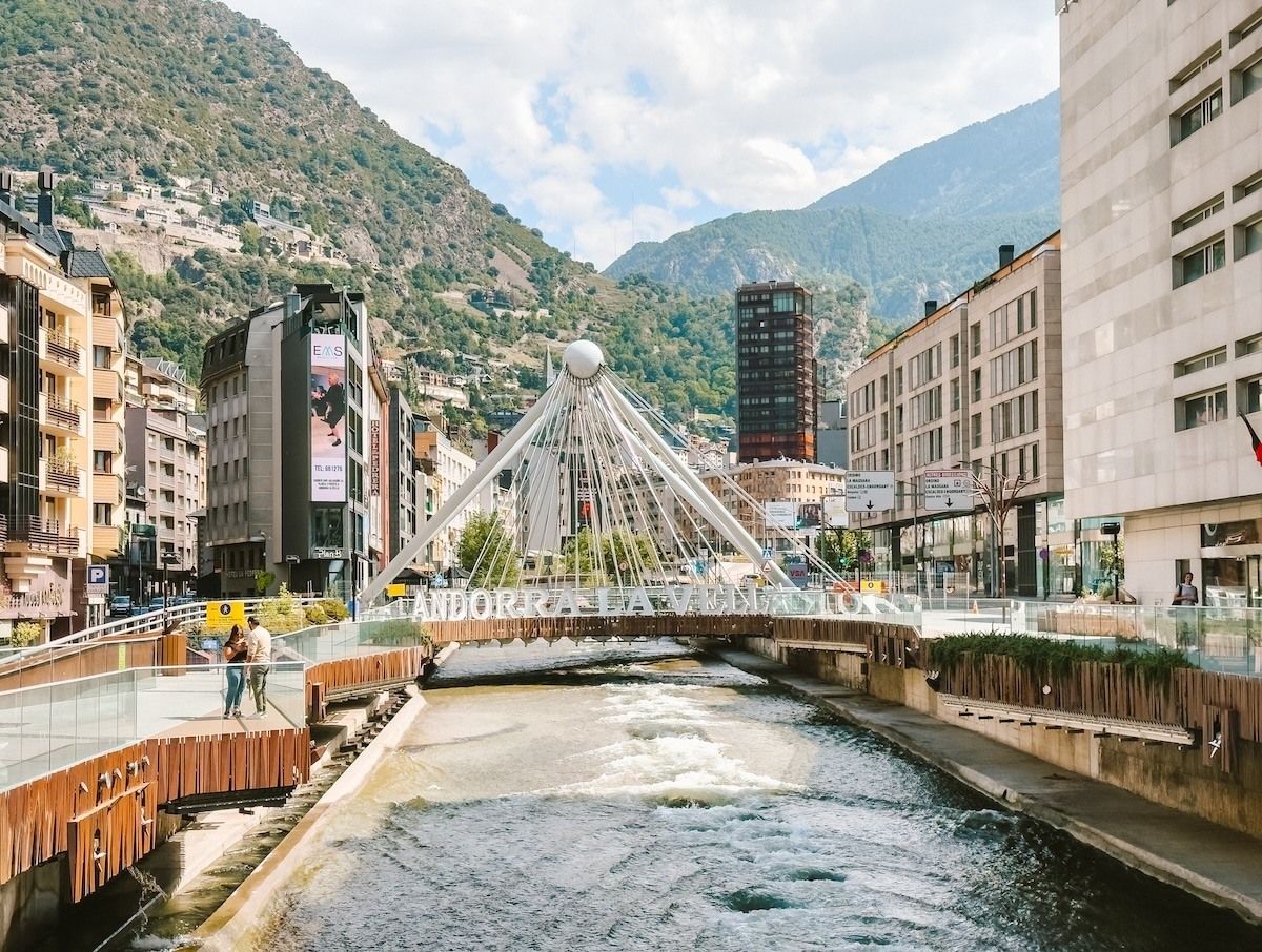 Globe Guide tweet media