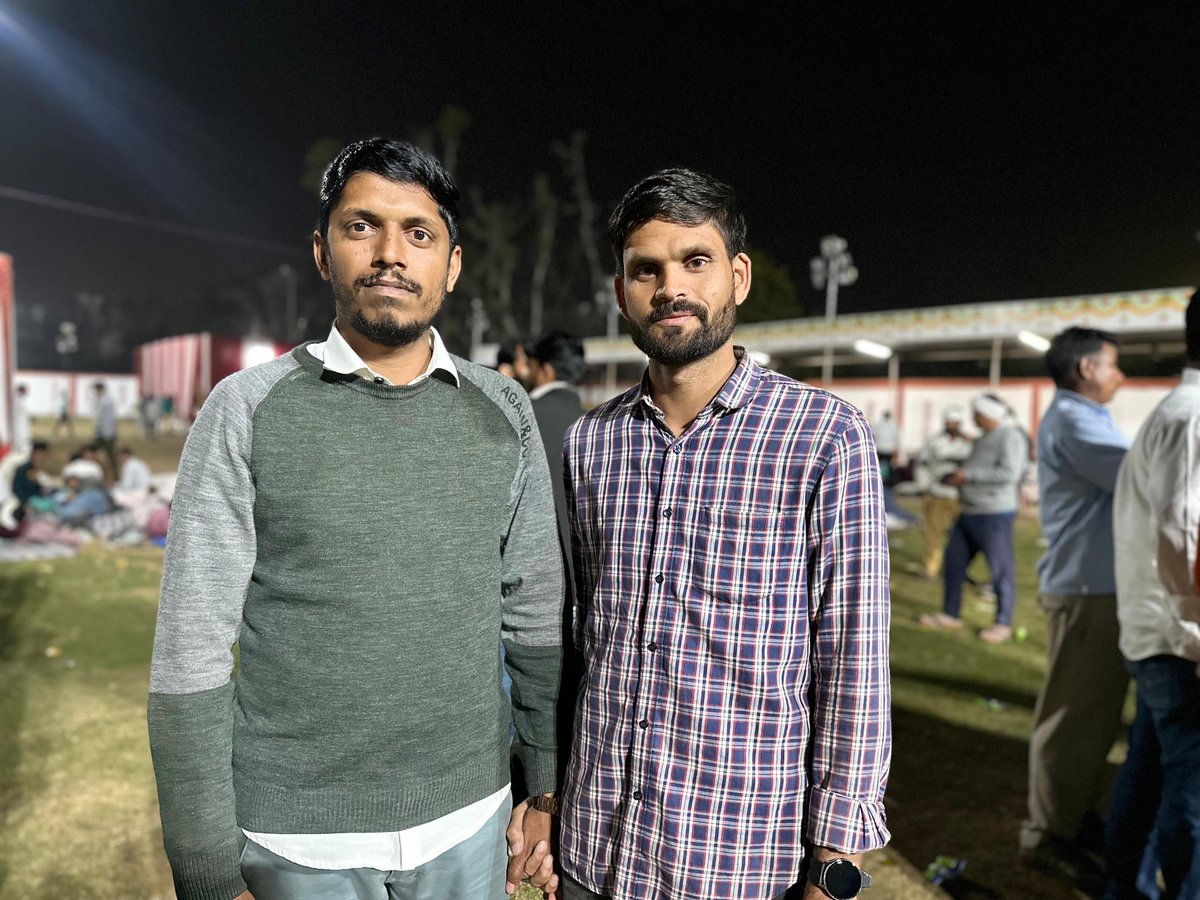 girdhar57112760's tweet photo. निमंत्रण नहीं भेजे जाते हक अधिकार की लड़ाई में, जिनका जम्मीर जिंदा हो वो खुद चले आते हैं संघर्ष के मैदान में..
#जन अधिकार यात्रा जयपुर कूच...
#सैनी समाज 11 सूत्री मांग 
#जय फुले, जय क्रांति 
#25 फरवरी विधानसभा घेराव 
#ज़िंदगी लाईव 
@Anjalisaini_ 
@chandusainishp 
@DrSajjanSaini https://t.co/p7kcOS1GN8