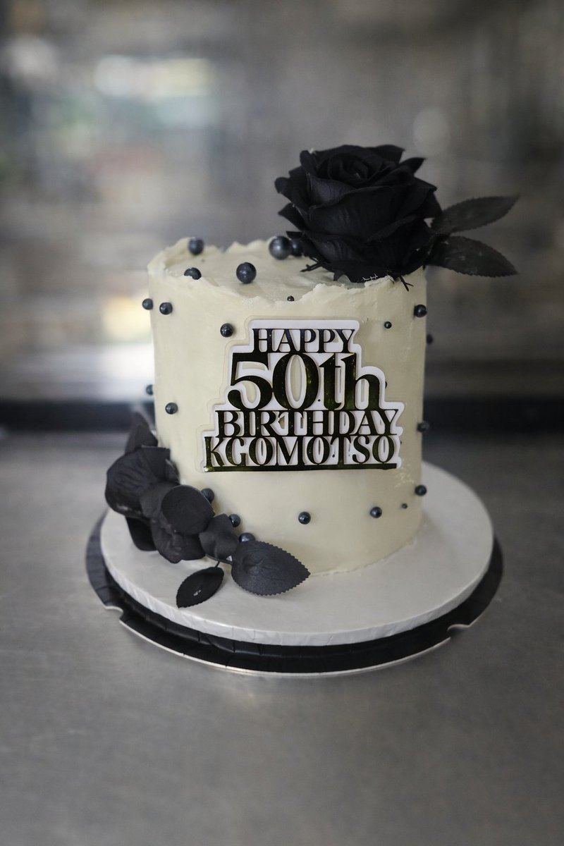 Eully's Cakery🍰🧁 tweet media