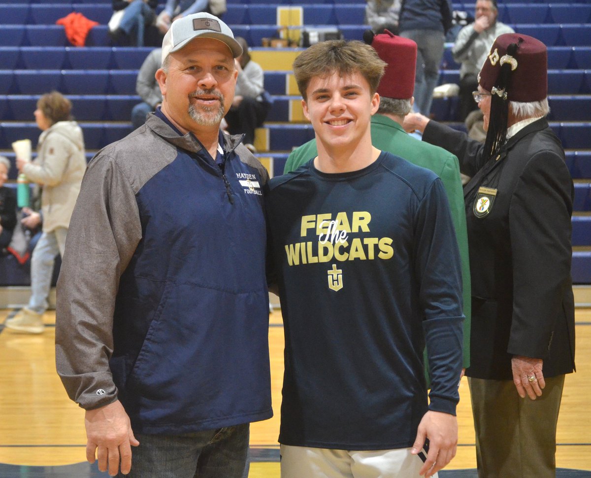 MattMitchell84's tweet photo. Congratulations @K_mitchell_2026! We're extremely proud of you! Thank you @KSShrineBowl, @BCRAVEN_9  @HaydenHigh @Zach_Watkins @IchabodFTBL for believing in Kade! https://t.co/IIHSl3tFAM