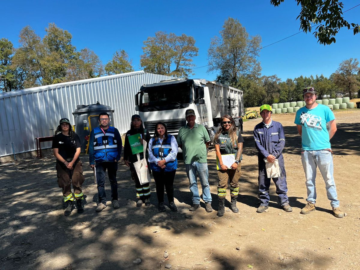 📍#PANGUIPULLI| Junto al encargado de Gestión de Riesgos y Desastres de la <a href="/MuniPangui/">Municipalidad de Panguipulli</a>, equipo del Departamento de Protección Contra Incendios Forestales, realizaron patrullaje preventivo en el sector Chauquen. Además se entregó información preventiva a fundo Calafquen sobre