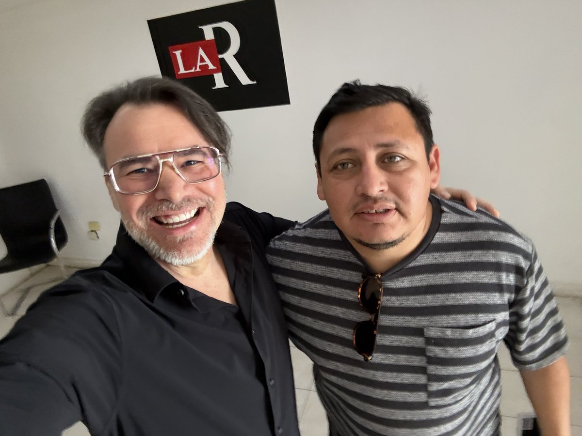 Un gusto recibir en La Revista a <a href="/HerbethEscalant/">Herbeth Escalante</a> , director de <a href="/HazRuidoYuc/">#HazRuido</a> , para platicar sobre el panorama actual de la música, la importancia de los espacios independientes y los proyectos que están moviendo la escena cultural en Yucatán.
#LaRevista #HazRuido