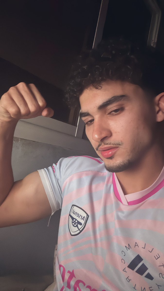 Marshall🦈 tweet media