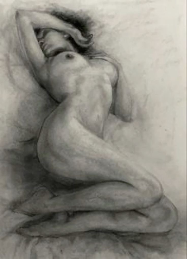 Mi vientre te extraña…
y al pensarte,
mi piel se vuelve memoria,
y el agua secreta de mi manantial
emerge llamándote en silencio.