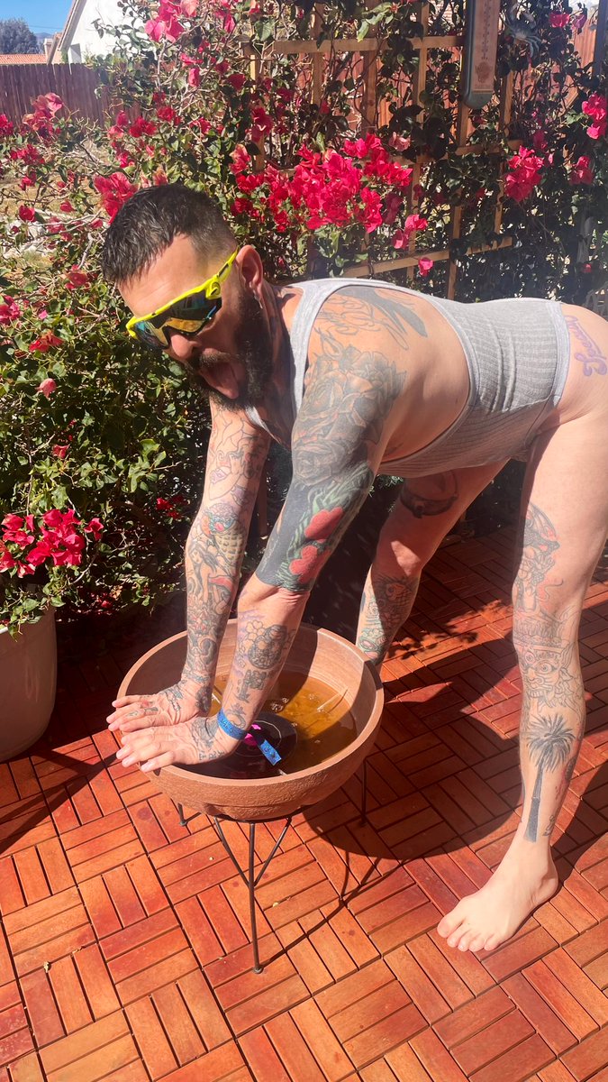 🤙#palmsprings celebrating my 59th Birthday!! Suck it !