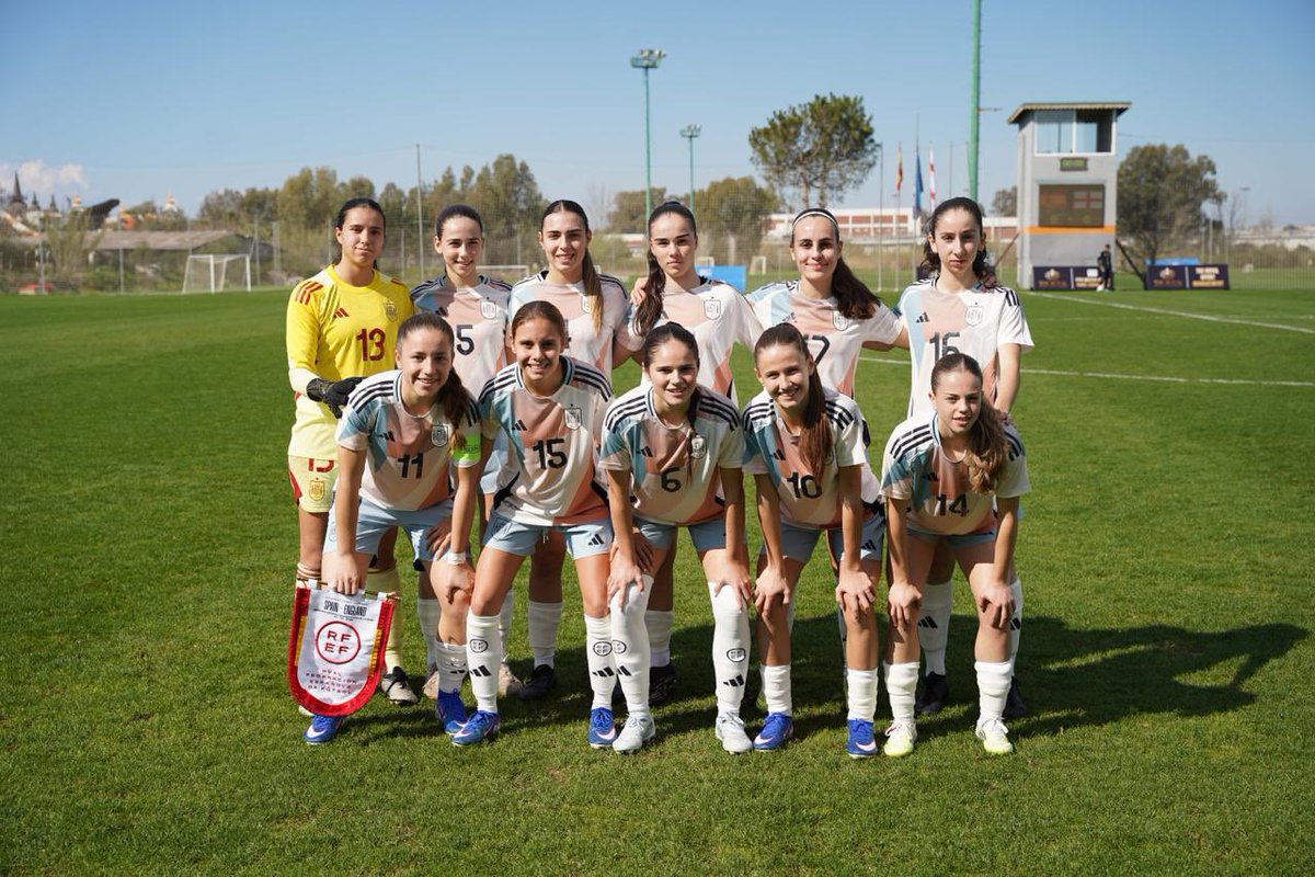 NnattiGutierrez's tweet photo. This is the beauty of football, you are always learning, always growing.
Next challenge #Denmark π©π°
#DevelopmentTournament #UEFA #WomensFootball #NationalTeam #Talent #Development #InternationalExperience #WU16πͺπΈ https://t.co/kiJYJQGWwC