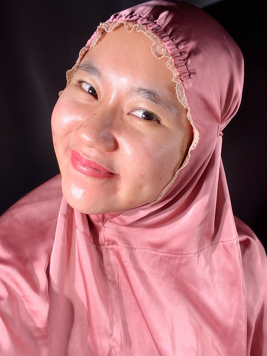 Ini bakalan jadi my fav lipstick si, dipake makan risol after buka puasa pun tetep stay minim transfer pula 😙👍

Bukber approved si ini ✨