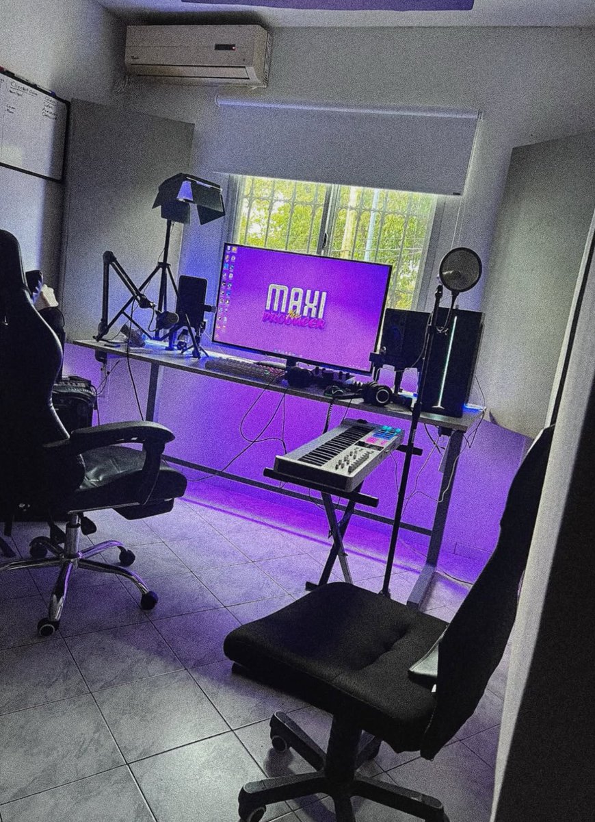 Label Submissions tweet media