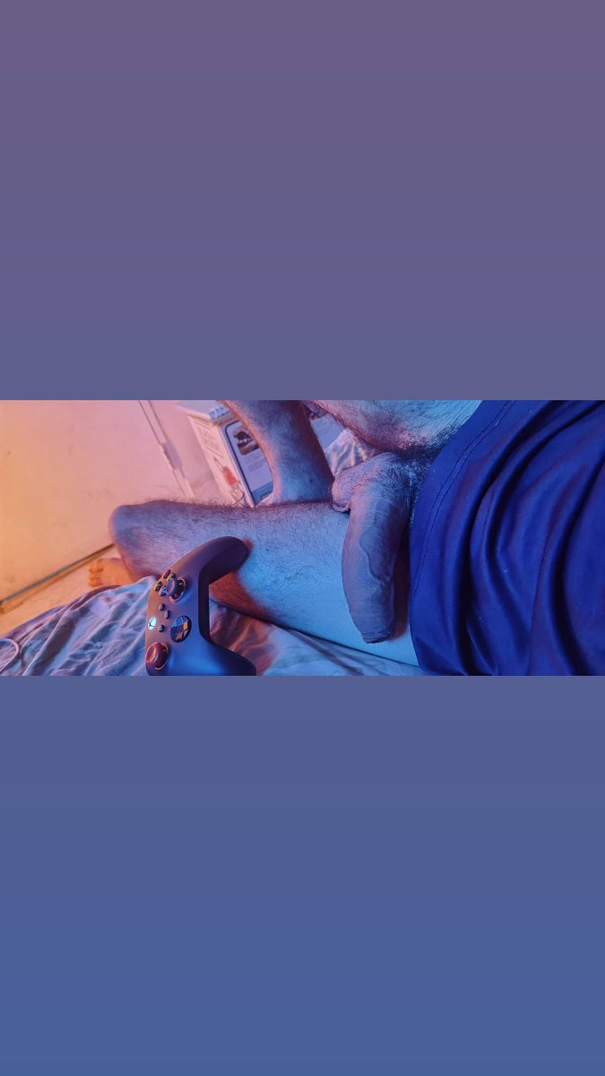 Itsdanobaezz's tweet photo. Venga, medimos que es más grueso y terminamos así 😏🔥🍆🍆 quien se apunta? https://t.co/iDH6hu2xlM