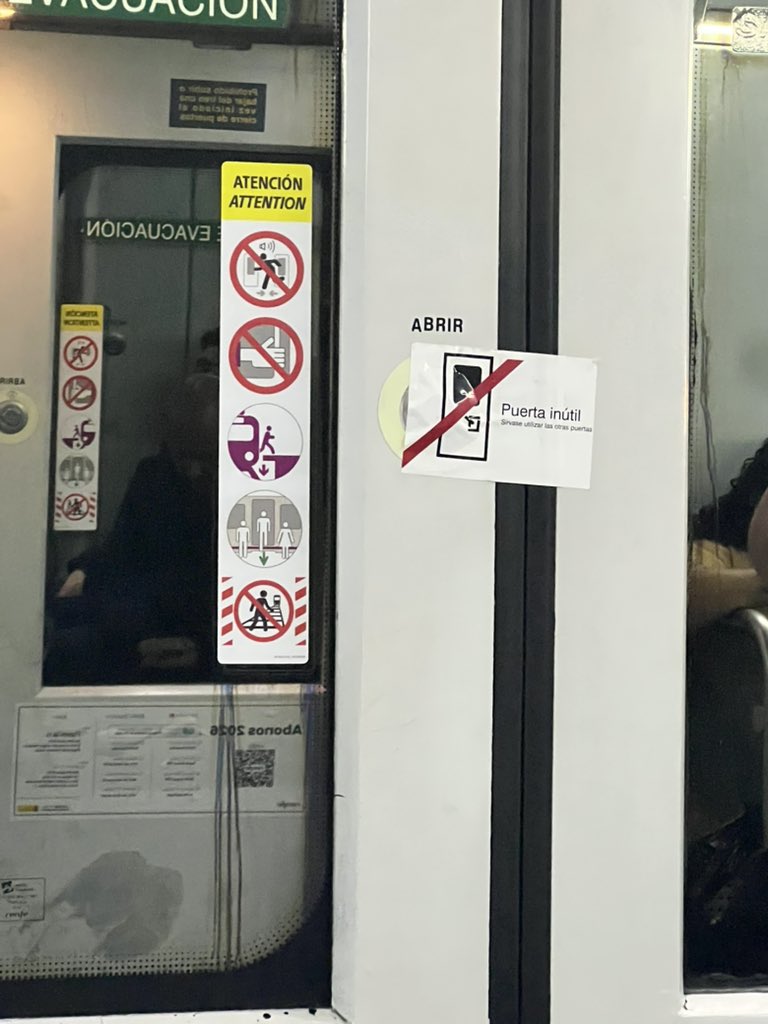 Hay días que te sientes como una puerta del Cercanías