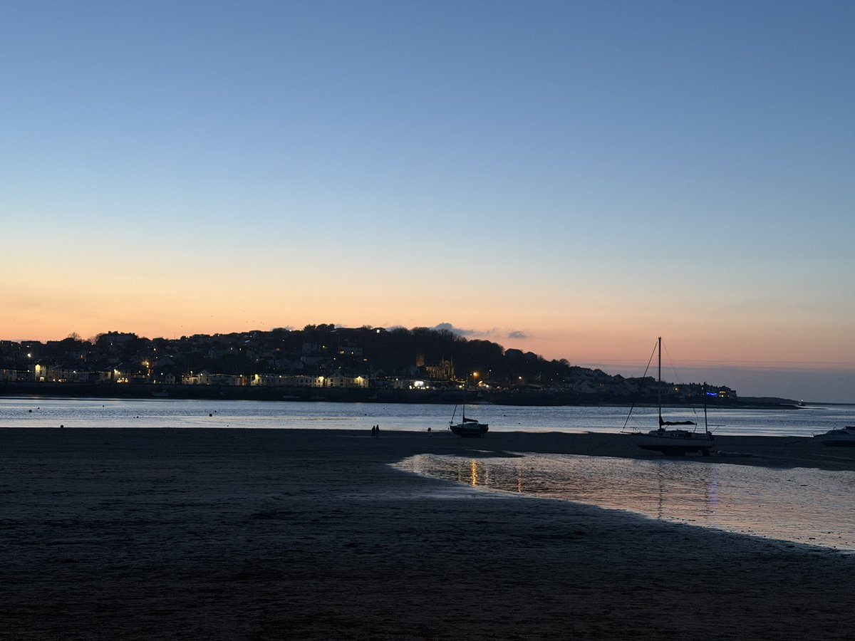 NDevonNature's tweet photo. Light after work. Light after 6. Like a fucking drug. Song birds in Appledore heard over the still estuary. https://t.co/PqOU0Ao2LK