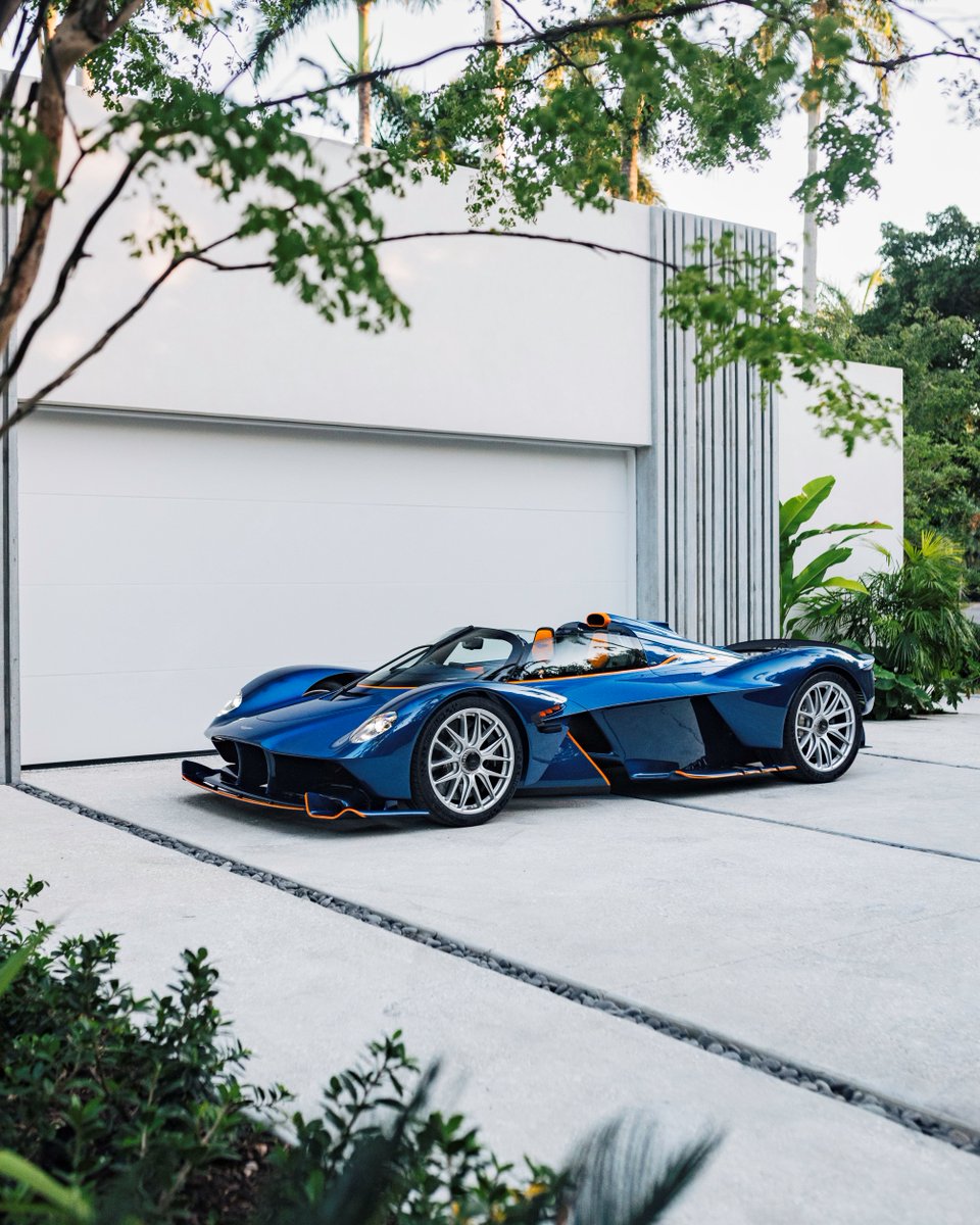 Aston Martin tweet media