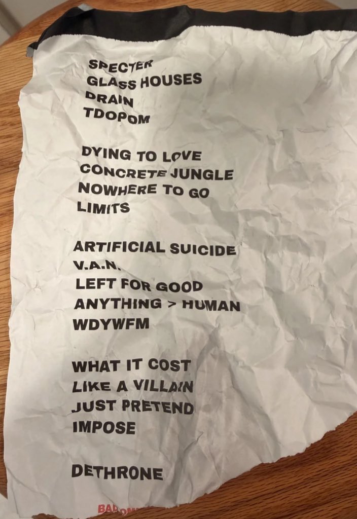 MagaliHope's tweet photo. Cool stuffs from the #DYFL tour — stage taped setlist &amp; VIP signed poster (different from EU) https://t.co/ojxEYHR3bq