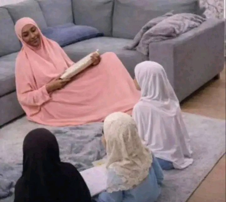 Idan kaga dama kaje ka auro yar tik tok.