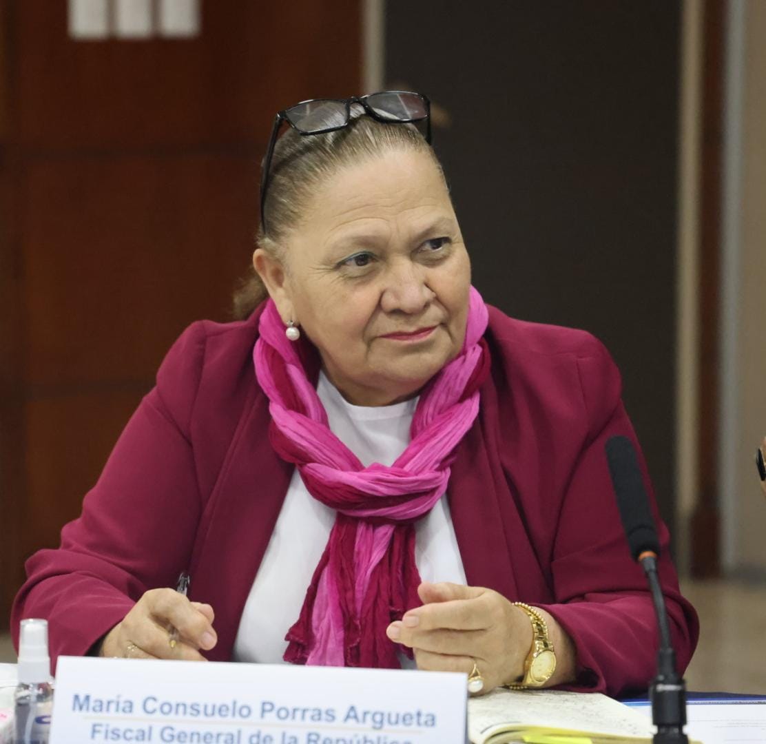 🚨 Con 14 votos, la Comisión de Postulación para la Elección de Fiscal General y Jefe del Ministerio Público respaldó a  #ConsueloPorras para que continúe en el proceso de elección ⚖️

La decisión ya está generando ruido fuerte en Guatemala 🇬🇹 y también afuera 🌎. Hay