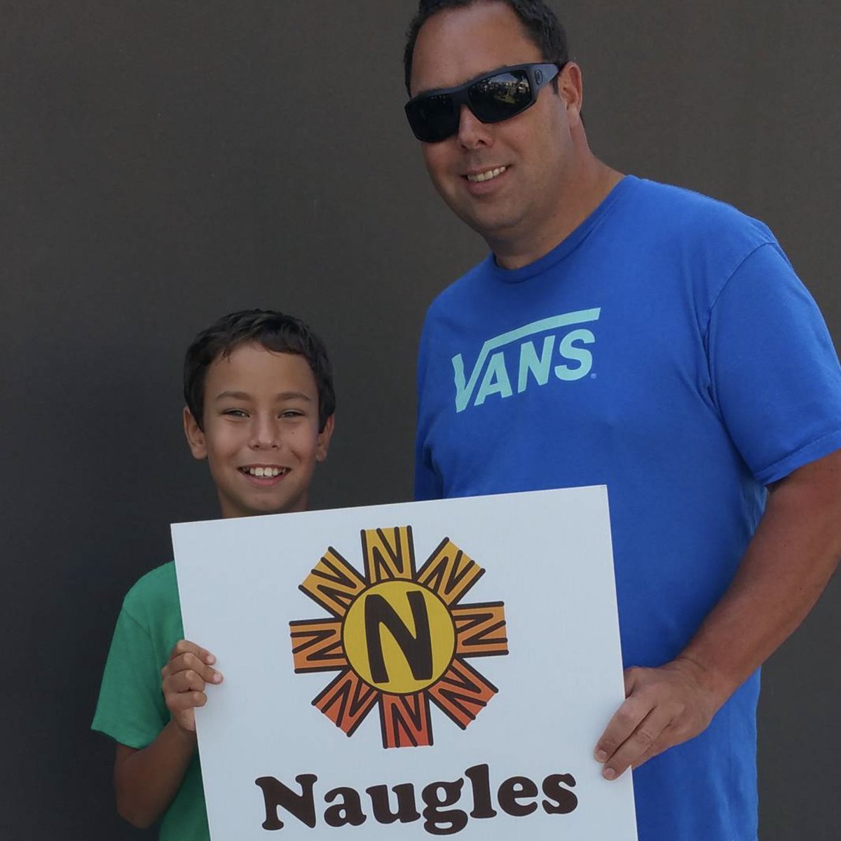 JasonMBrennan's tweet photo. @FrankBuckleyTV 
Naugles returned to Southern California in 2015 thanks to fanatical demand and a successful legal challenge by blogger Christian Ziebarth,who proved Del Taco had abandoned the trademark. After pop-up tests, a permanent revival launched in Fountain Valley in 2015 https://t.co/Vj5ZA4jZoz