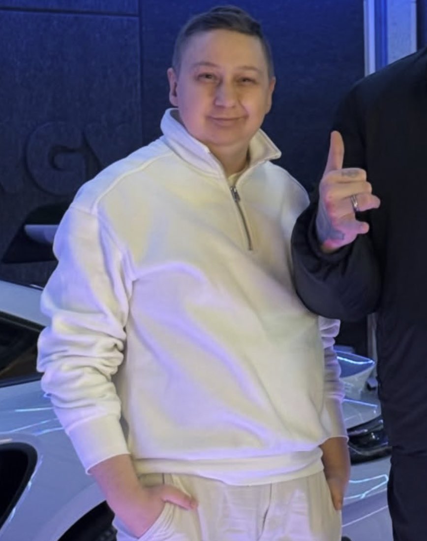 lightningkoray's tweet photo. ich, nachdem ich ihre himmelsbilder in story geliked habe statt körperbild https://t.co/g95ifkFH0o