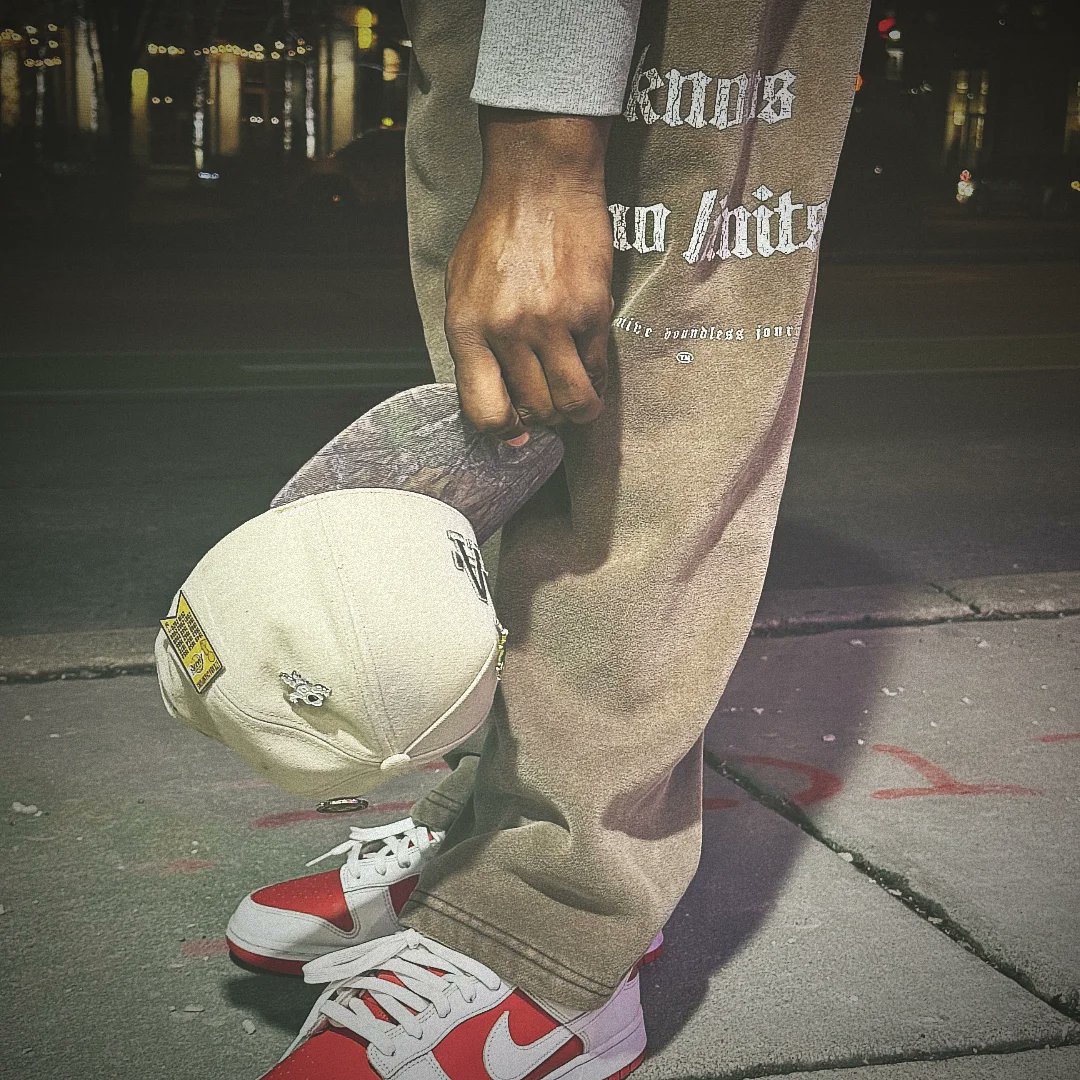 Bull34231's tweet photo. #mrbudtawk 🍃🎙✨️💨 https://t.co/TW2CvcFnYG