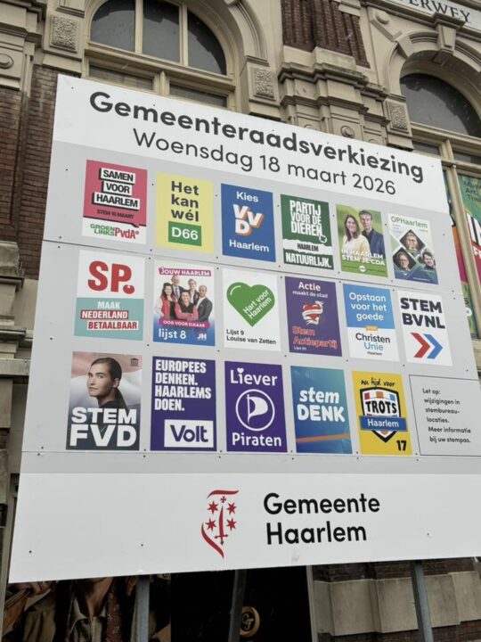 Haarlemupdates's tweet image. Hoe vind je als Haarlemmer een betrouwbaar stemadvies?: In aanloop naar de gemeenteraadsverkiezingen is betrouwbare informatievoorziening van groot belang. Kiezers moeten erop kunnen… haarlemupdates.nl/2026/02/24/hoe… #gemeente #gemeenteraadsverkiezingen #informatie #stemhulp #MijnStem