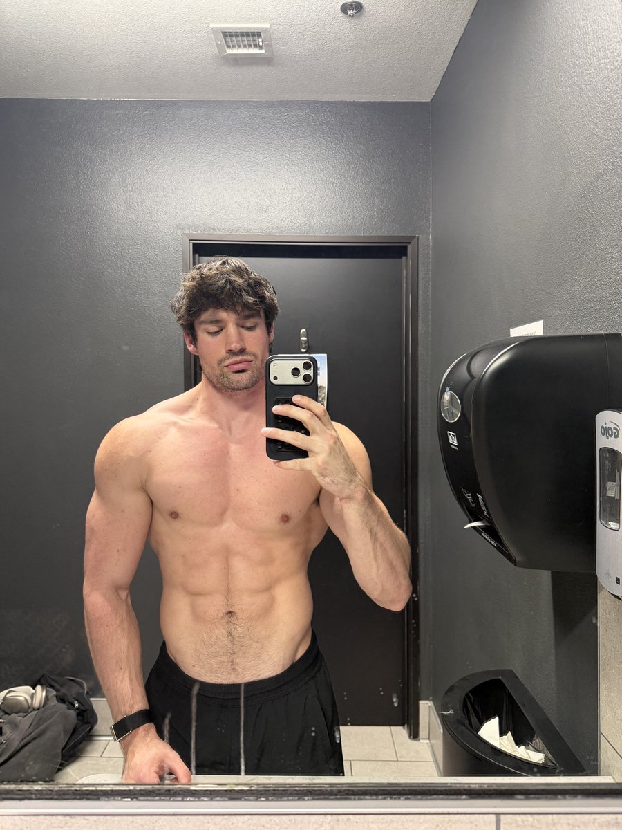 austinsfit's tweet photo. Un poco despeinado. https://t.co/nadcgRWP1f