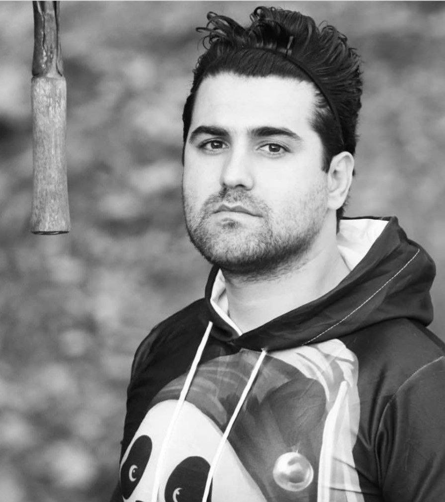 Nikkorise's tweet photo. #Hamed_Mollahoseini, a 36-year-old restaurant owner, faces a moharebeh charge after his arrest. Sources warn he is in danger of execution.
#KingRezaPahlavi
#IranMassacre https://t.co/vWQuLqZmMT