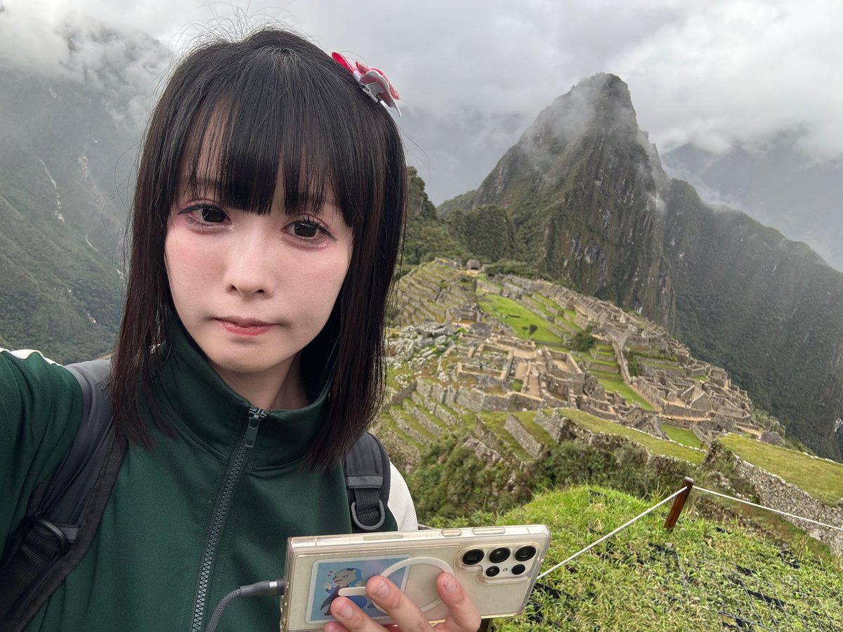 Me alegra muchísimo haber podido ver con mis propios ojos esta hermosa vista de Perú.
Realmente me ha conmovido.
¡Gracias!
Me da mucha tristeza despedirme de Perú😿