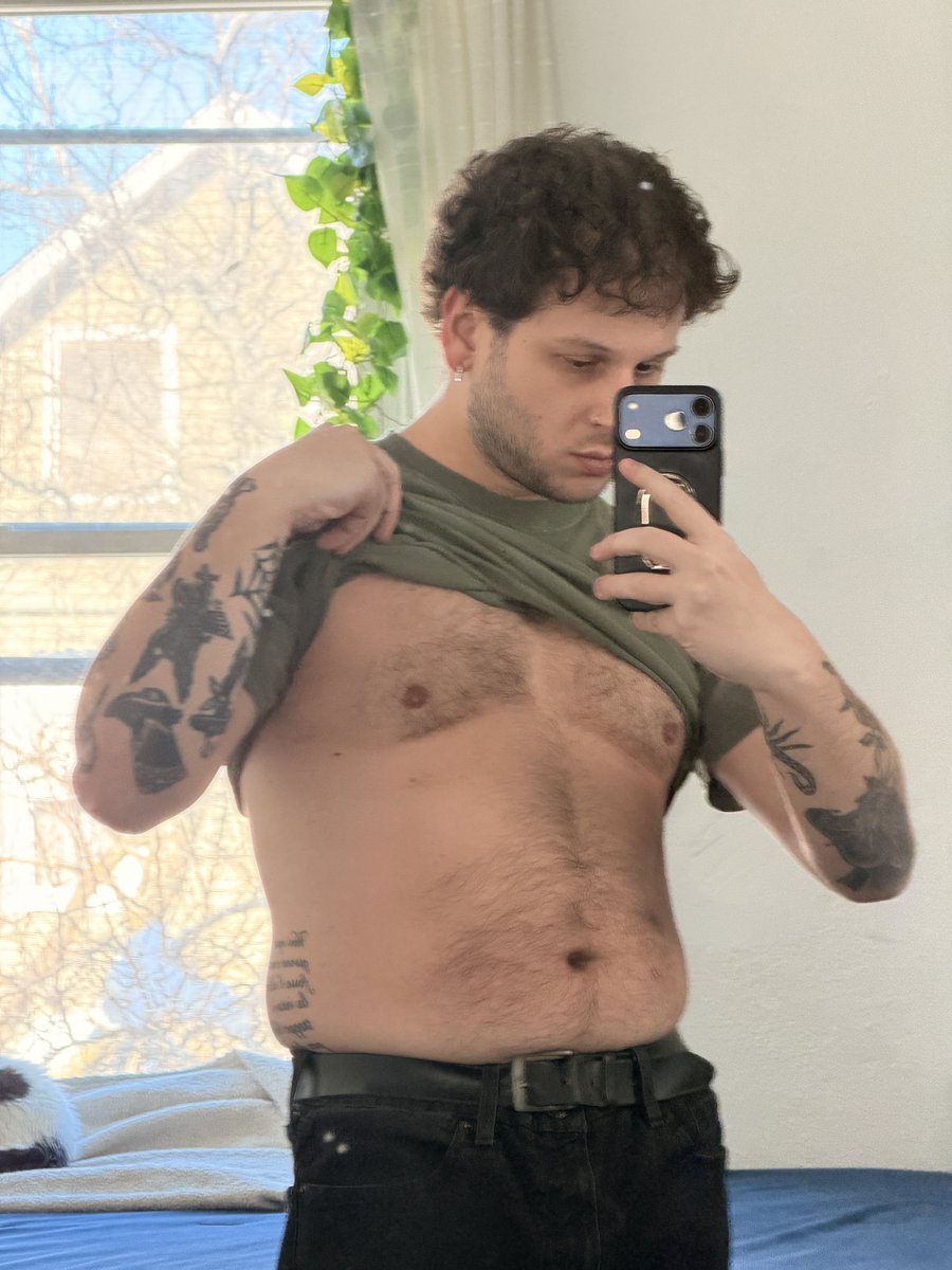 hotguyalex tweet media