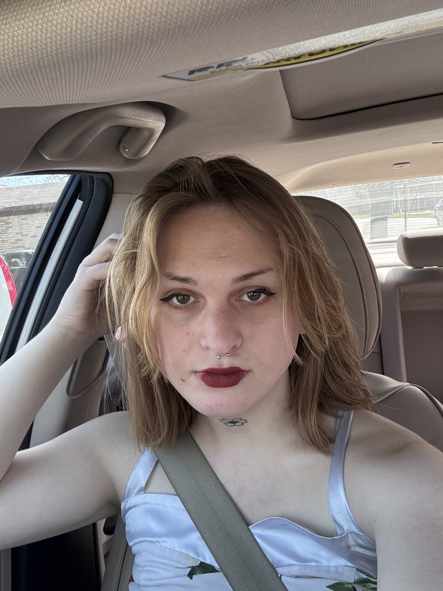 bea.eyes-like-fire.org tweet media