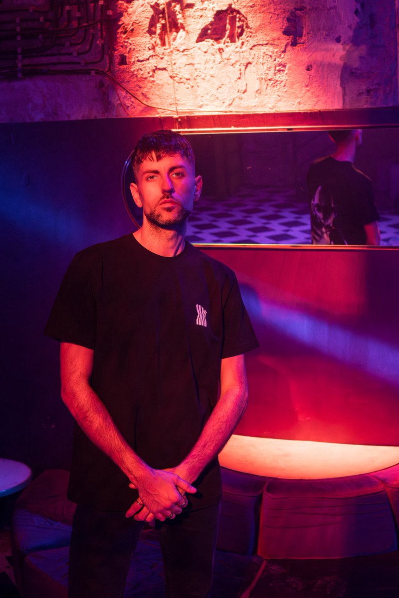 elpistolero_ tweet media