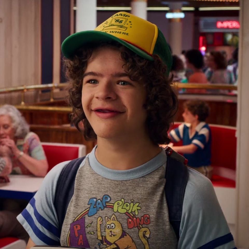 Holywondermagic's tweet photo. WHO ARE YOU #notmydustin https://t.co/Ukcnlw8HSR