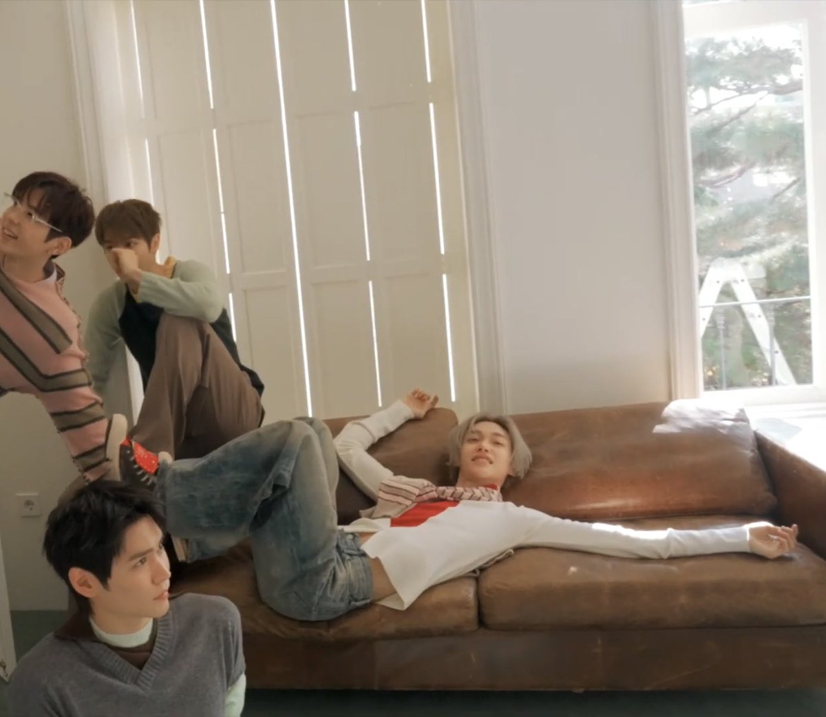 คืนนี้ชั้นนอนด้วยท่านี้