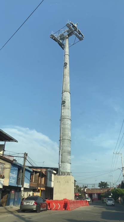 En serio <a href="/armentapuebla_/">Alejandro Armenta</a> piensa tirar estos árboles?! 

En serio en plena 43 piensa poner este tipo de postes?

Tan naco, vulgar y de mal gusto tenemos un gobernador <a href="/JLG_PARRA/">José Luis García Parra</a>