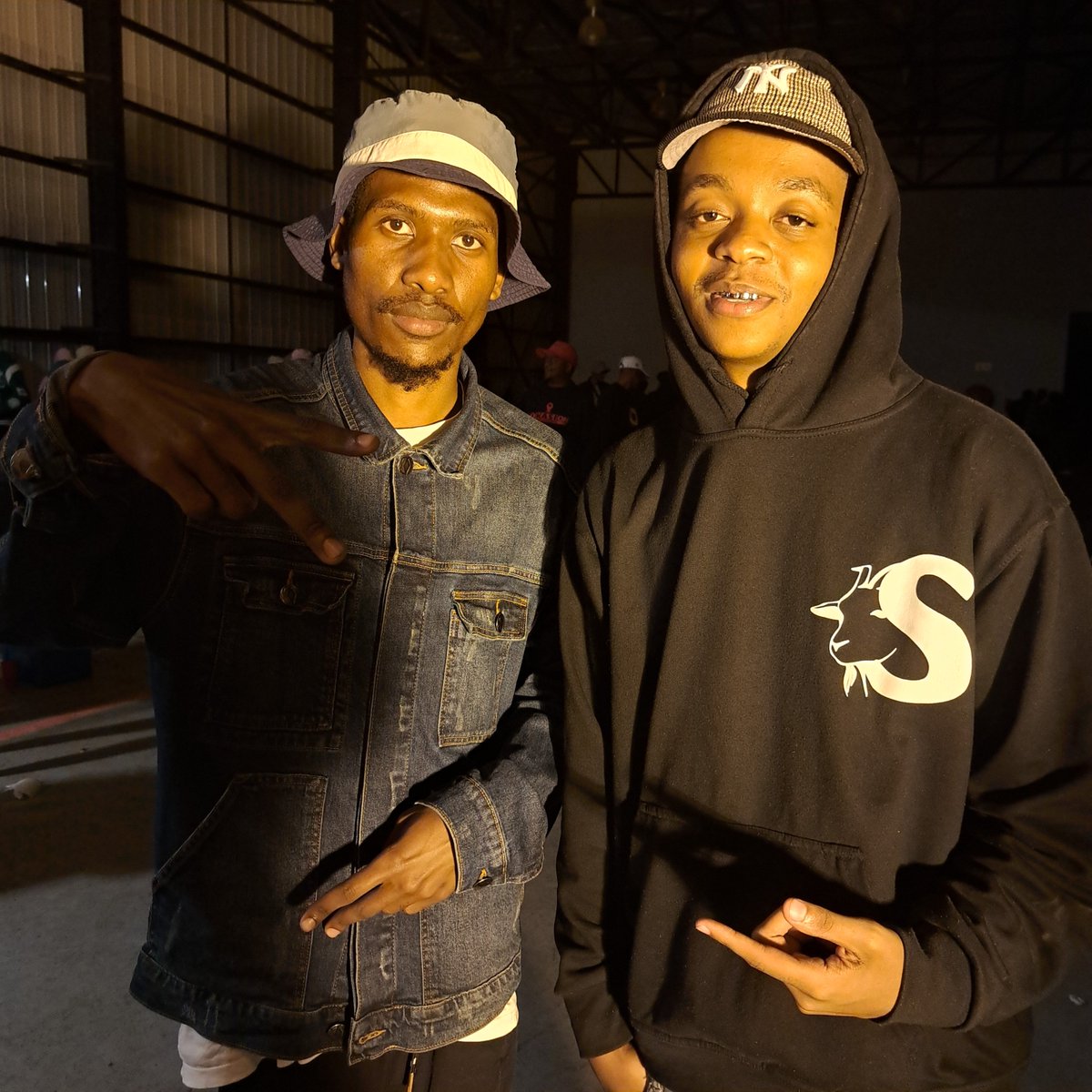 😺MOGOLO tweet media