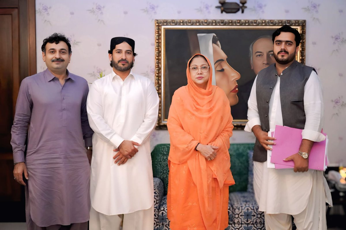 mersadambalhro1's tweet photo. Today Meet With My Leadership Respected Adi @FaryalTalpurPk Along With President PPP District Dadu Barrister @pir_mujeeb  General Secretary PPP District Dadu MPA Mehar @fayazbuttmpa  And Provincial And Divisional Leadership.Discussed About Dadu Organization And Political Issue. https://t.co/84nGg28kVc