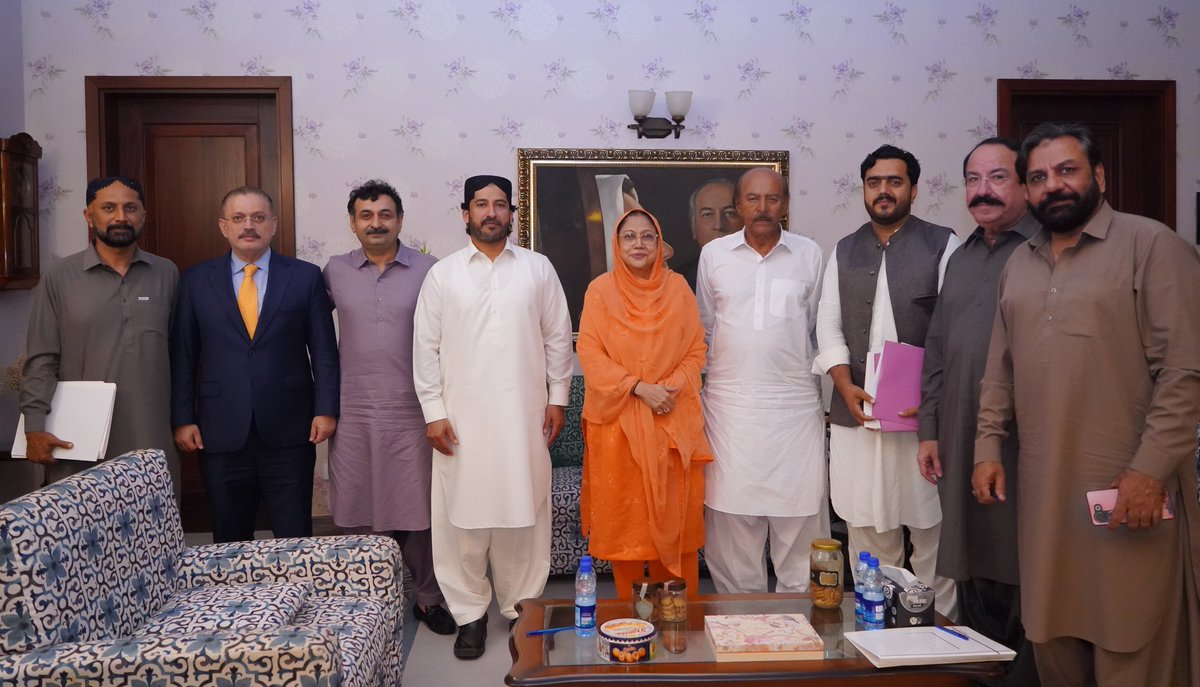 mersadambalhro1's tweet photo. Today Meet With My Leadership Respected Adi @FaryalTalpurPk Along With President PPP District Dadu Barrister @pir_mujeeb  General Secretary PPP District Dadu MPA Mehar @fayazbuttmpa  And Provincial And Divisional Leadership.Discussed About Dadu Organization And Political Issue. https://t.co/84nGg28kVc