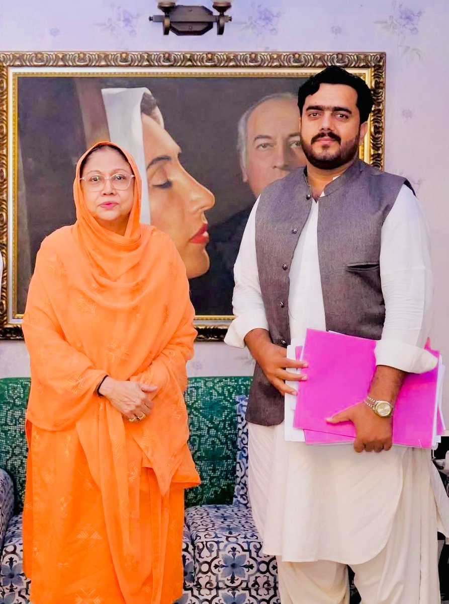 mersadambalhro1's tweet photo. Today Meet With My Leadership Respected Adi @FaryalTalpurPk Along With President PPP District Dadu Barrister @pir_mujeeb  General Secretary PPP District Dadu MPA Mehar @fayazbuttmpa  And Provincial And Divisional Leadership.Discussed About Dadu Organization And Political Issue. https://t.co/84nGg28kVc