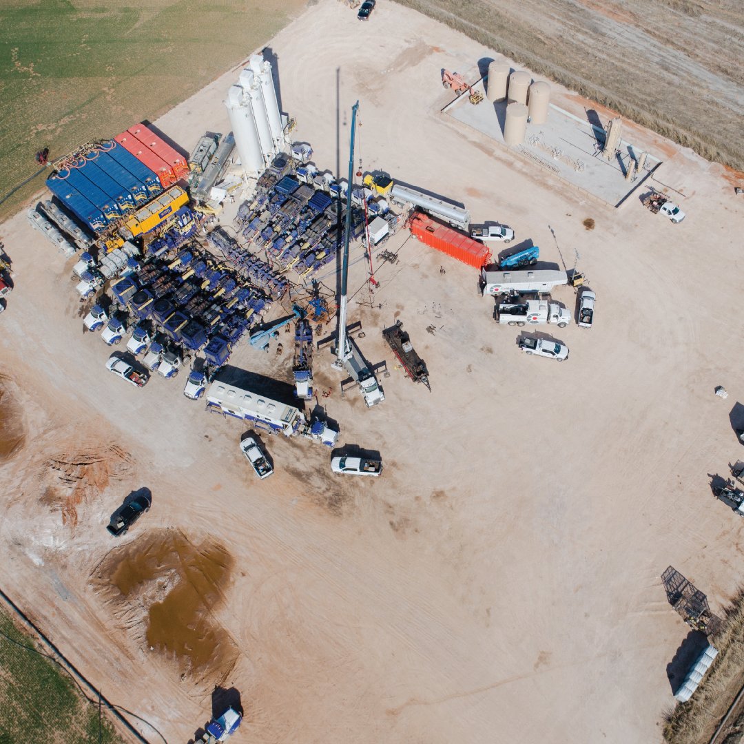 CExploration's tweet photo. An aerial view of a Crown Joint Venture in Oklahoma 

#Americanoil #usaoil #oilinvesting #oilandgas #taxadvantages #potentialmonthlyincome #investing #diversifyportfolio #knowthedrill #howtoinvestinoil #crownexploration #oildrilling #oilexploration https://t.co/58mOVTIFHT