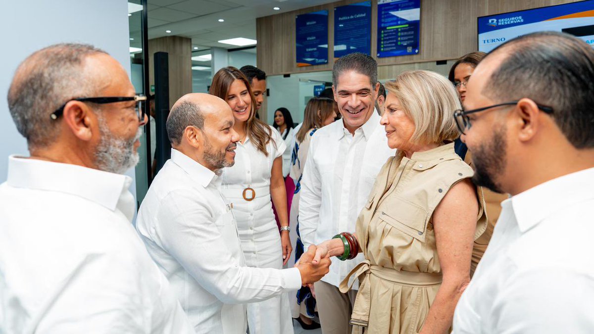 LuisValdezVeras's tweet photo. Hoy inauguramos nuestra nueva oficina de @Segurosreservas en San Pedro de Macorís, reafirmando nuestro compromiso de estar cada vez más cerca de las familias dominicanas y de nuestros aliados en la región Este. 

Esta apertura es el resultado de una inversión estratégica orientada a fortalecer nuestra presencia en la zona y acercar aún más nuestras soluciones a clientes e intermediarios, impulsando el desarrollo y la protección en la provincia.