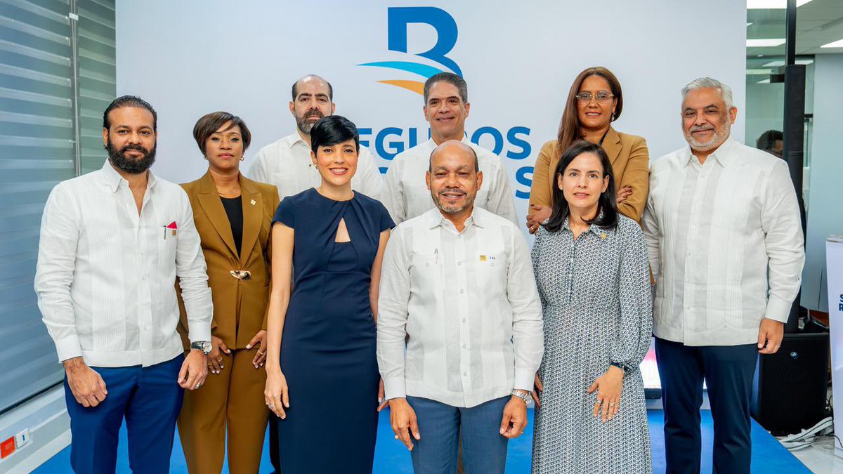 LuisValdezVeras's tweet photo. Hoy inauguramos nuestra nueva oficina de @Segurosreservas en San Pedro de Macorís, reafirmando nuestro compromiso de estar cada vez más cerca de las familias dominicanas y de nuestros aliados en la región Este. 

Esta apertura es el resultado de una inversión estratégica orientada a fortalecer nuestra presencia en la zona y acercar aún más nuestras soluciones a clientes e intermediarios, impulsando el desarrollo y la protección en la provincia.