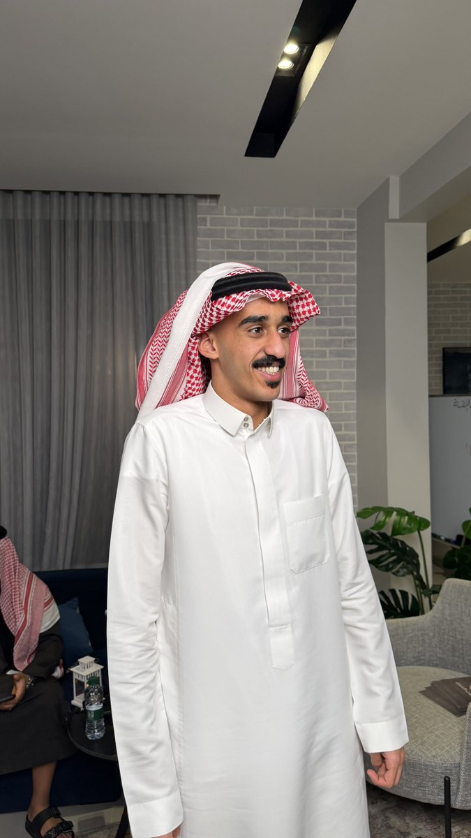 OSAMAH | اسامه tweet media